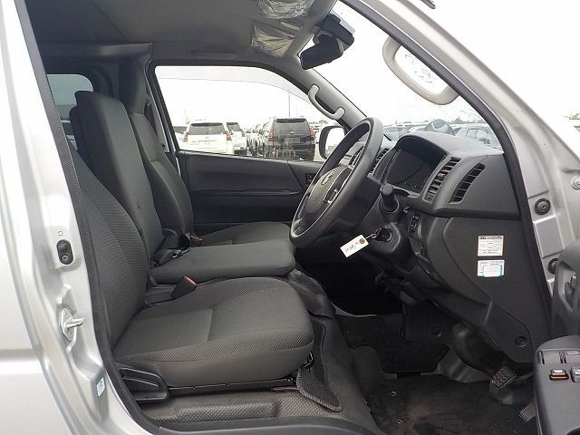 TOYOTA HIACE 2019/11