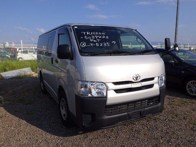TOYOTA HIACE 2019/6