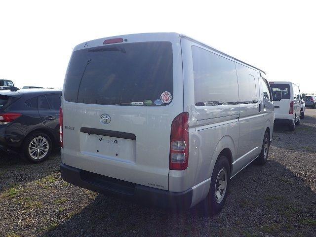 TOYOTA HIACE 2019/6
