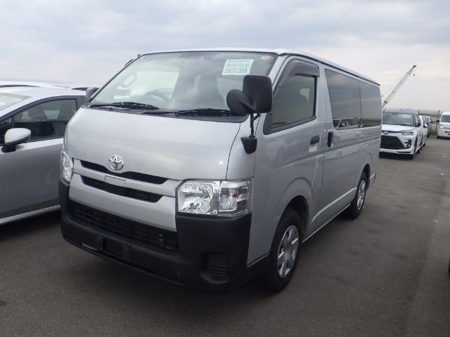 TOYOTA HIACE 2019/9