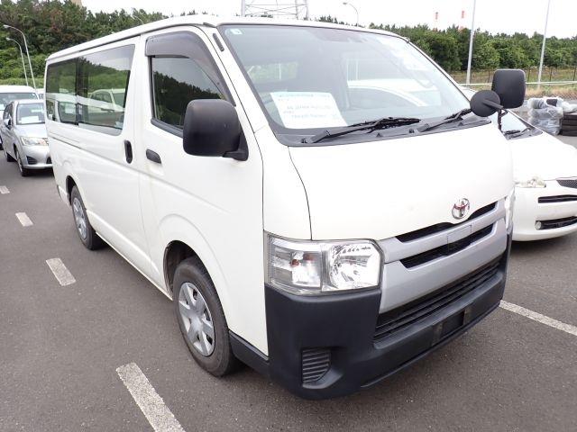 TOYOTA HIACE 2019/9