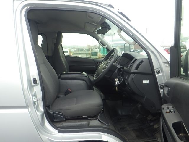 TOYOTA HIACE WAGON 2019/2