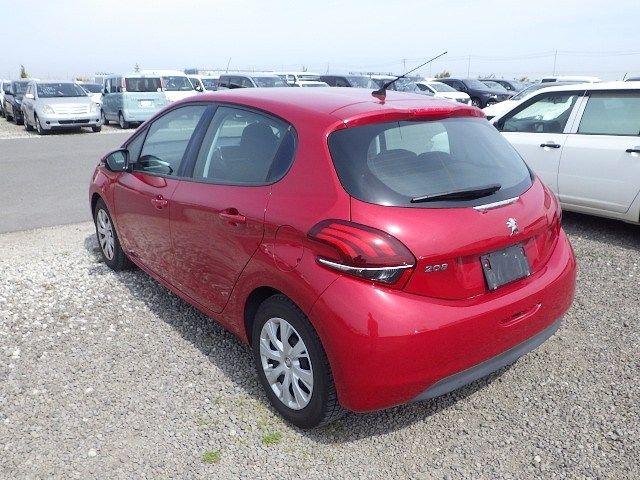 PEUGEOT 208 2018/6