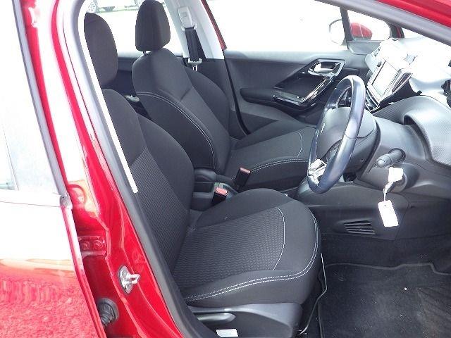 PEUGEOT 208 2018/6