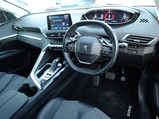 PEUGEOT 5008 2017/9