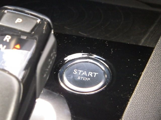 PEUGEOT 3008 2017/12