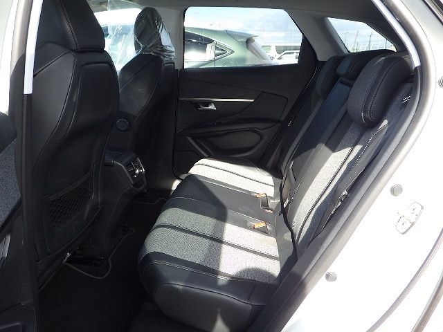 PEUGEOT 3008 2017/12