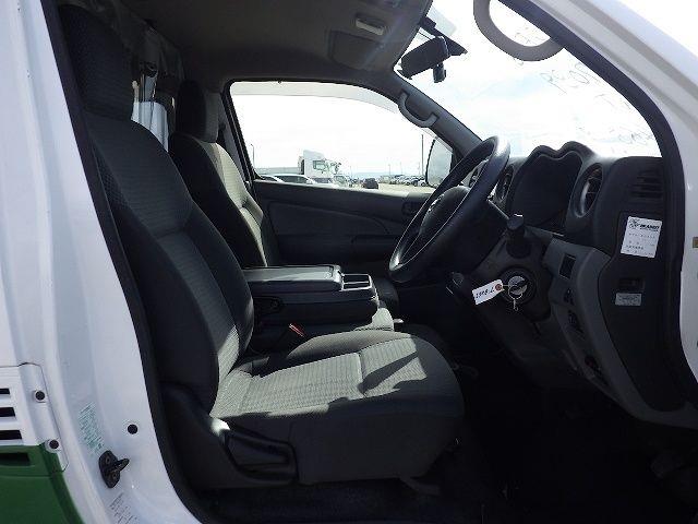 NISSAN NV350 CARAVAN 2018/7