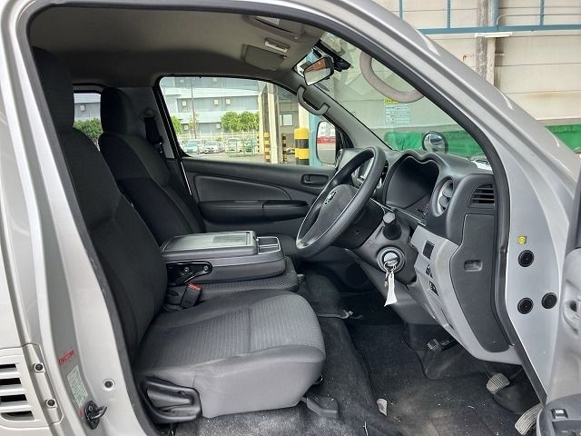 NISSAN NV350 CARAVAN VAN 2019/10