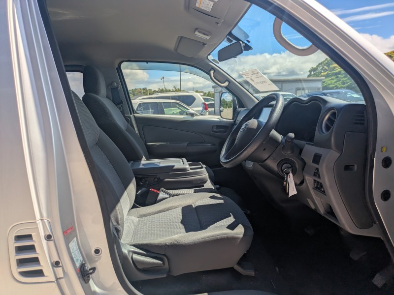 NISSAN NV350 CARAVAN VAN 2019/10