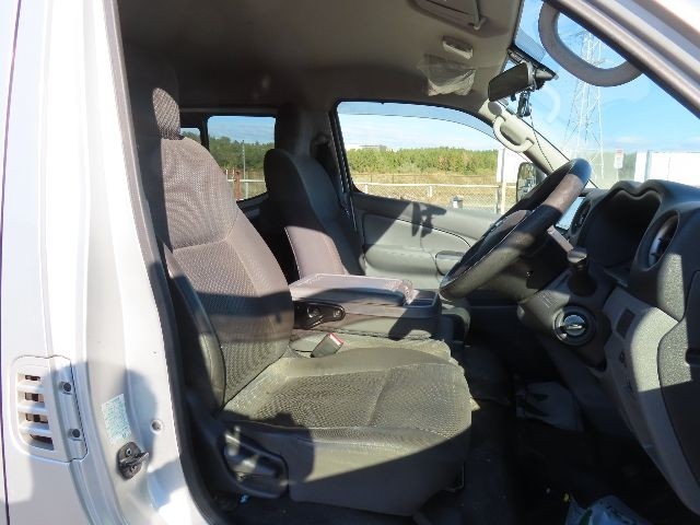 NISSAN NV350 CARAVAN VAN 2019/11