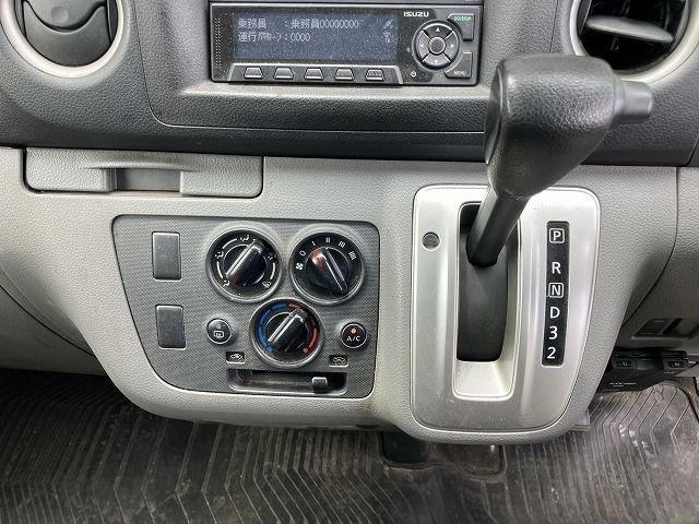 NISSAN NV350 CARAVAN VAN 2020/4
