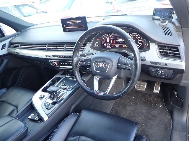 AUDI Q7 2016/9