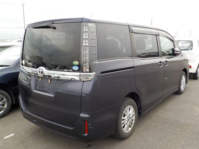 TOYOTA VOXY 2015/2