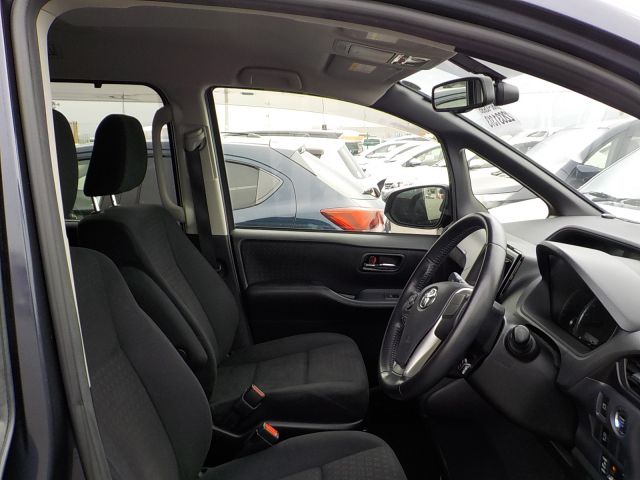 TOYOTA VOXY 2015/2