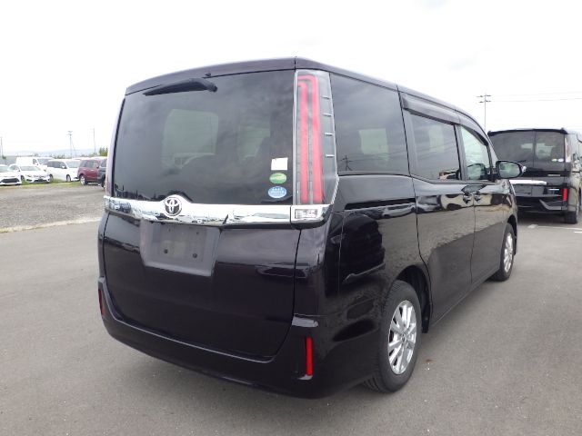 TOYOTA NOAH 2018/1