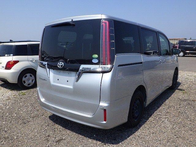 TOYOTA ESQUIRE 2018/2