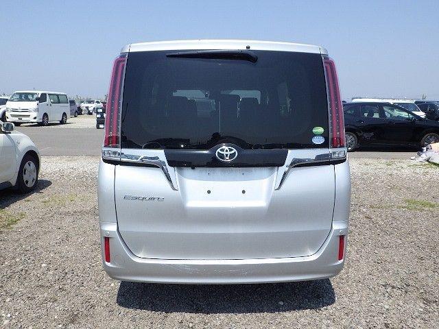 TOYOTA ESQUIRE 2018/2