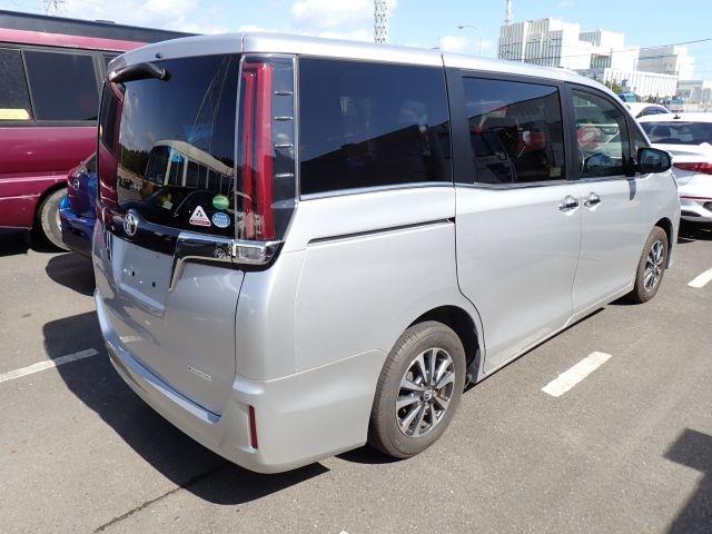 TOYOTA ESQUIRE 2018/3