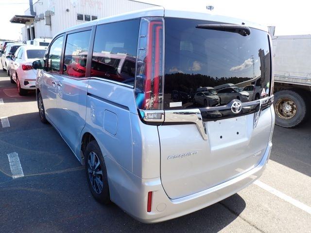 TOYOTA ESQUIRE 2018/3