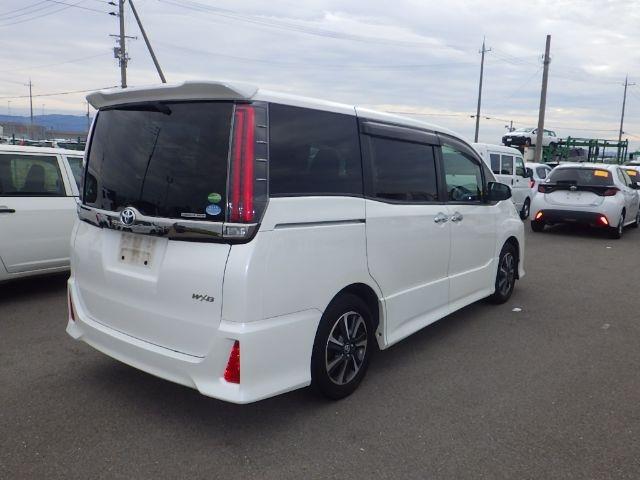 TOYOTA NOAH 2018/5