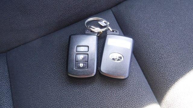 TOYOTA ESQUIRE 2018/10