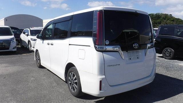TOYOTA ESQUIRE 2018/10