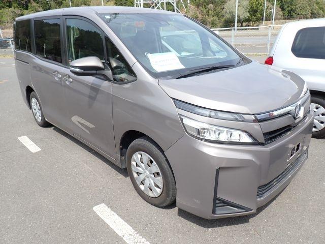 TOYOTA VOXY 2018/12