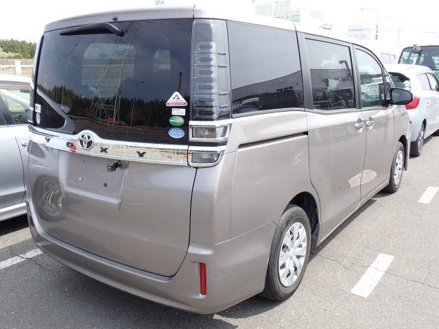 TOYOTA VOXY 2018/12