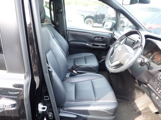 TOYOTA ESQUIRE 2019/6