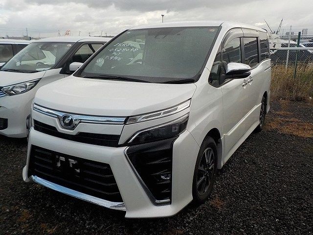TOYOTA VOXY 2019/5