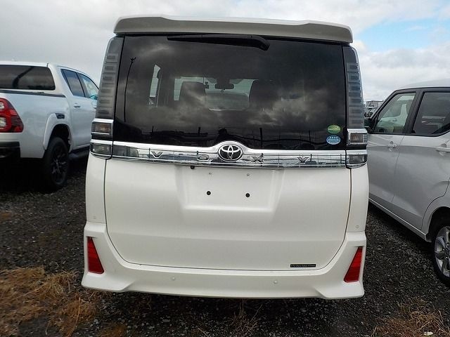 TOYOTA VOXY 2019/5