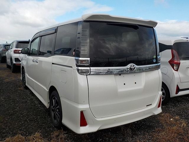 TOYOTA VOXY 2019/5