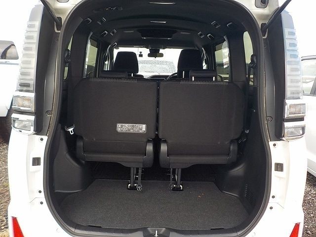 TOYOTA VOXY 2019/5