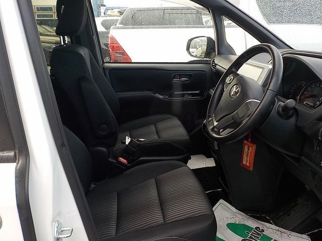 TOYOTA VOXY 2019/5