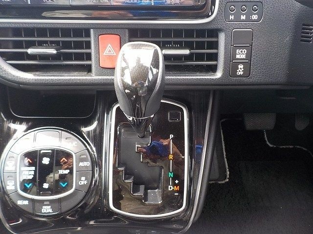 TOYOTA ESQUIRE 2019/7