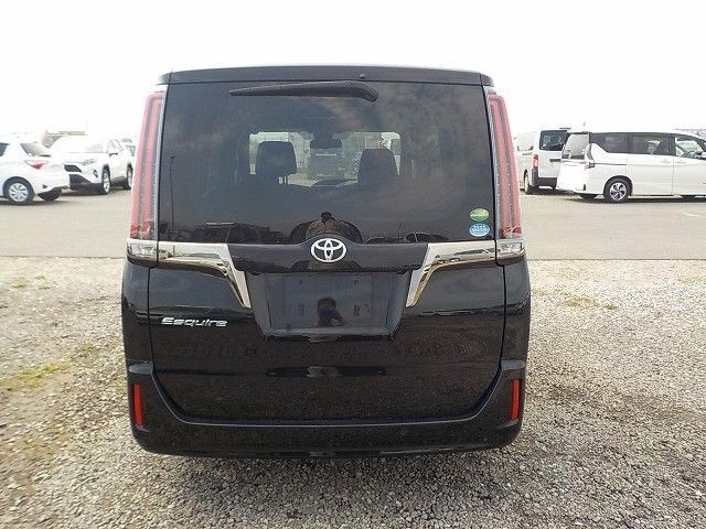 TOYOTA ESQUIRE 2019/7