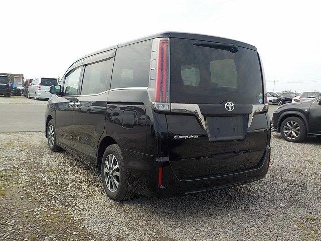 TOYOTA ESQUIRE 2019/7