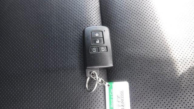 TOYOTA ESQUIRE 2019/8