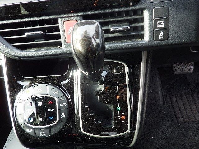 TOYOTA ESQUIRE 2020/12