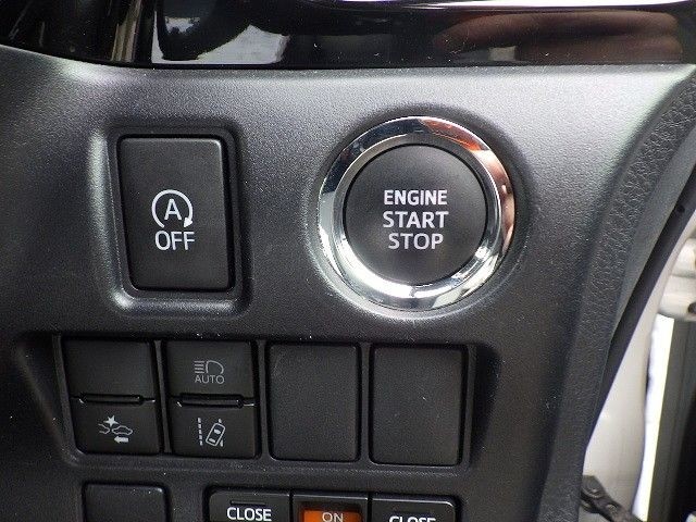 TOYOTA ESQUIRE 2020/12