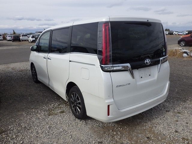 TOYOTA ESQUIRE 2020/12