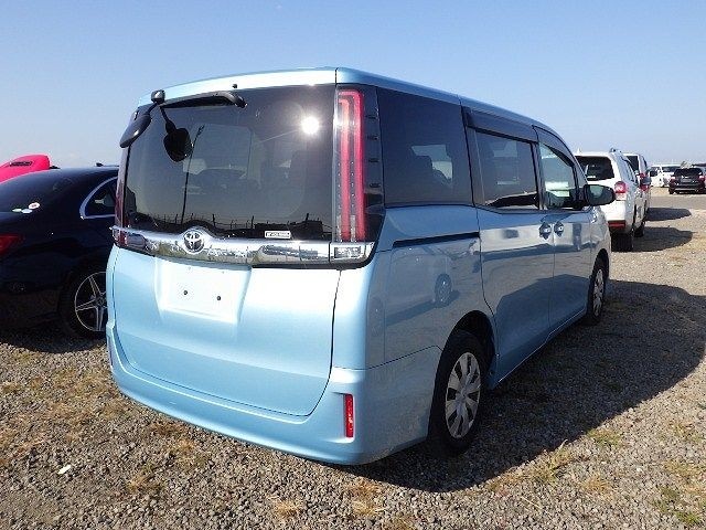 TOYOTA NOAH 2020/8