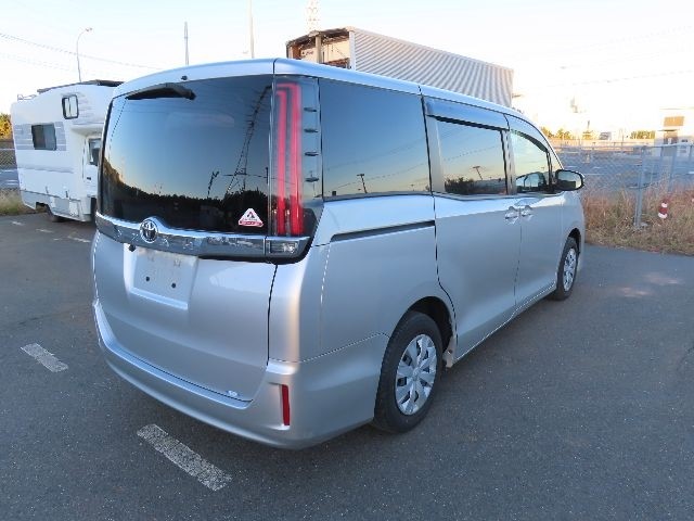 TOYOTA NOAH 2020/11