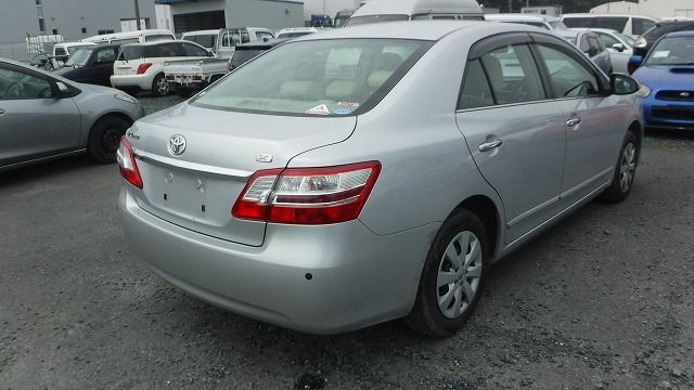 TOYOTA PREMIO 2015/2