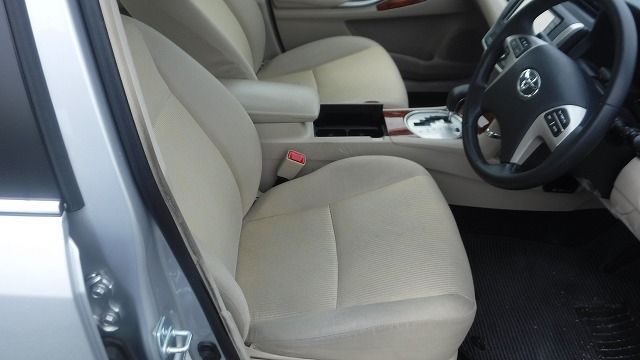 TOYOTA PREMIO 2015/2
