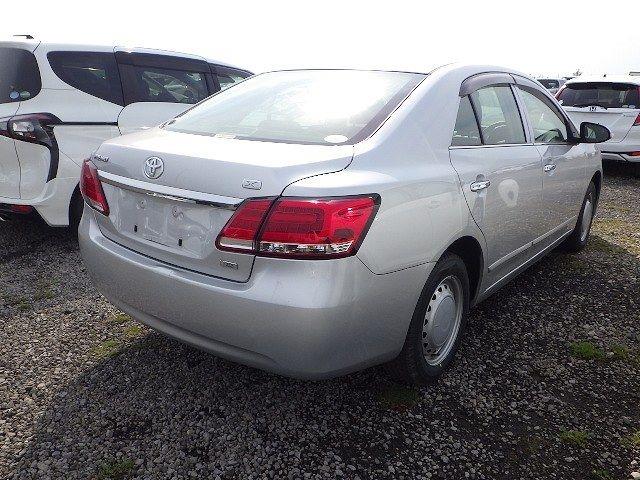 TOYOTA PREMIO 2018/3