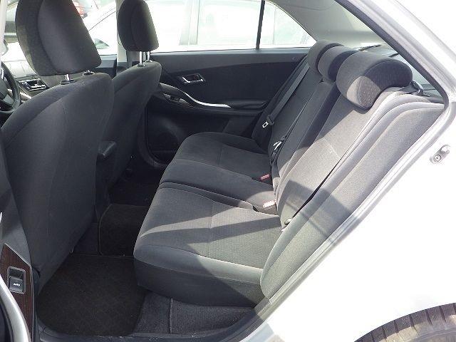 TOYOTA PREMIO 2018/3