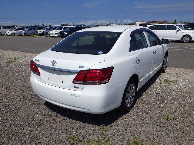 TOYOTA PREMIO 2018/5