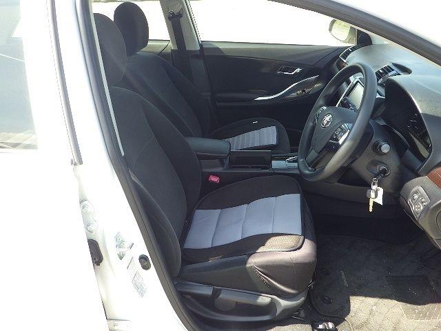 TOYOTA PREMIO 2018/5